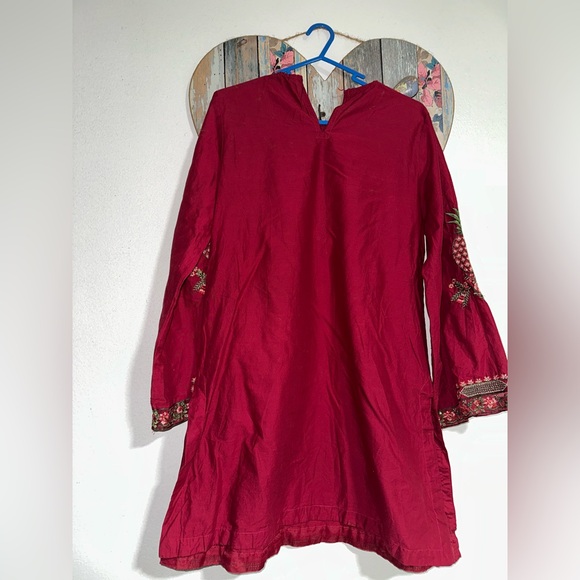 Embroidered Red kurta with wide leg trousers. 100% cotton - Picture 3 of 8